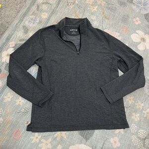 Orvis quarter zip size M